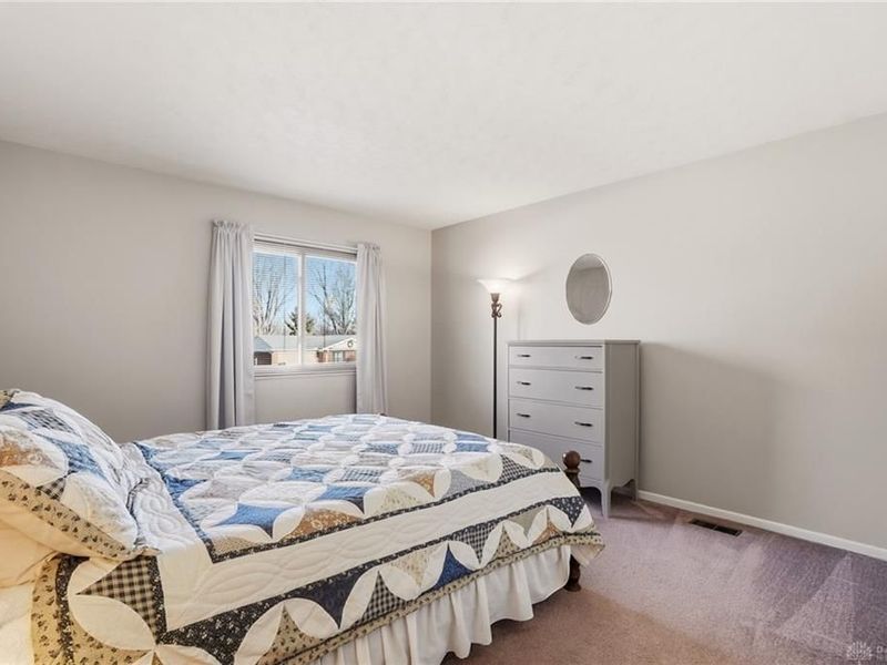 2036 Meadowside Lane, Washington Township, OH 45458 Photo 33