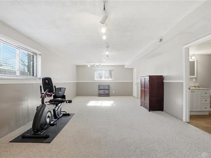 2036 Meadowside Lane, Washington Township, OH 45458 Photo 38