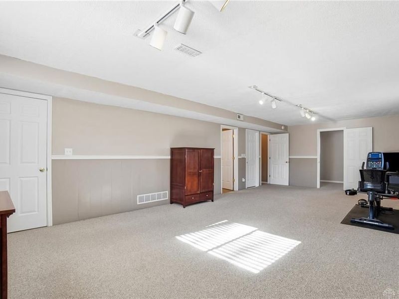 2036 Meadowside Lane, Washington Township, OH 45458 Photo 39