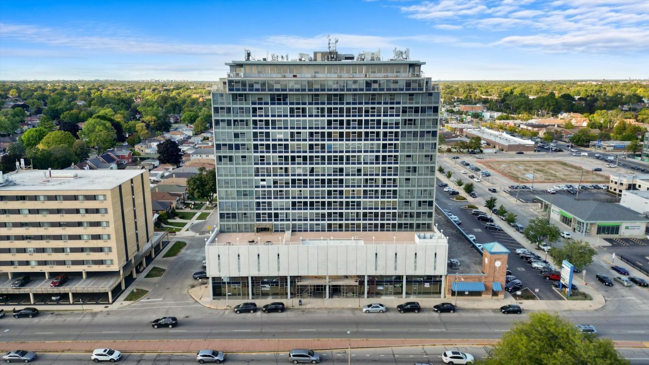 7234 W North Avenue, Unit 1806, Elmwood Park, IL 60707 Main Photo
