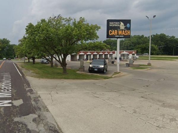 3633 MEADOWBROOK Street, Peoria, IL 61604