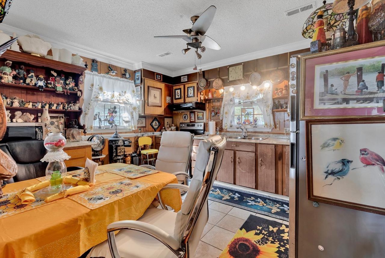 2023 Asbury St. Photo 11