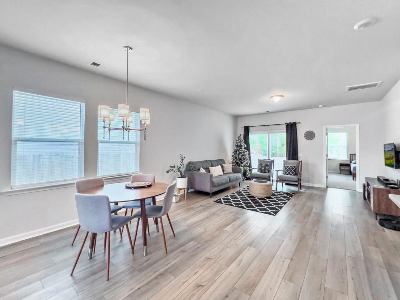 160 Cypress Plantation Road Photo 5