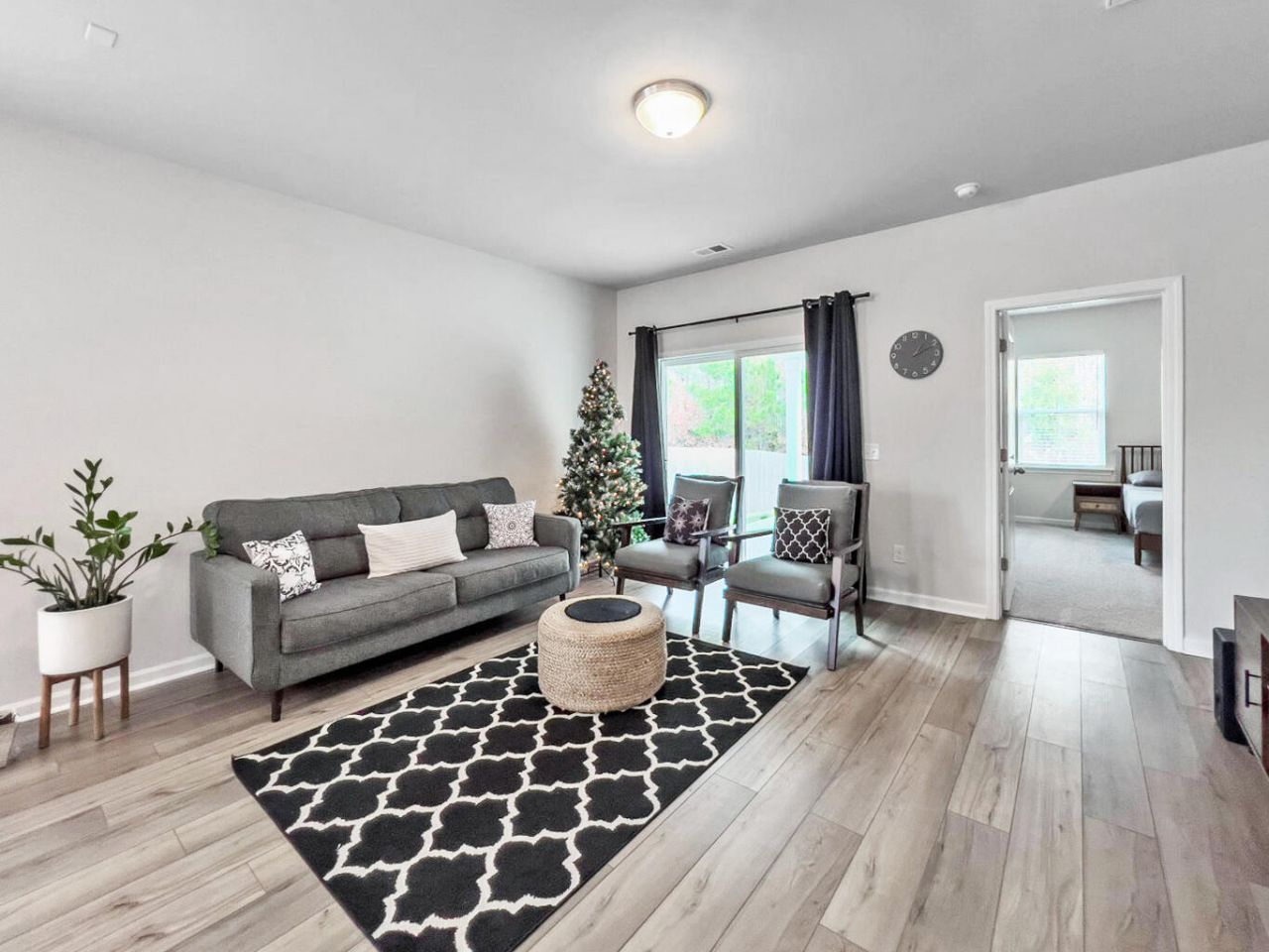 160 Cypress Plantation Road Photo 9