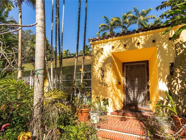 3835 Utopia Ct, Miami, FL 33133