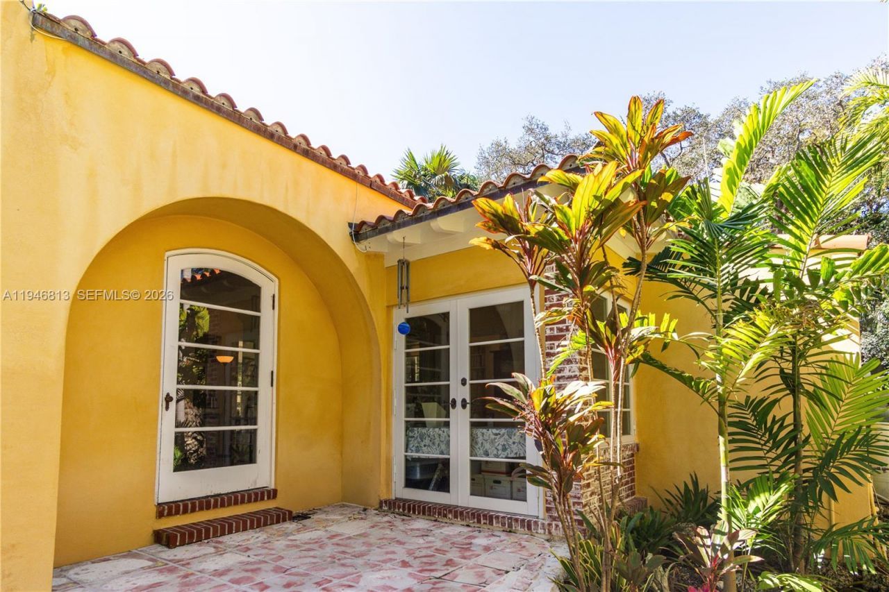 3835 Utopia Ct, Miami, FL 33133 Photo