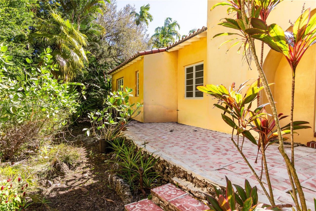 3835 Utopia Ct, Miami, FL 33133 Photo