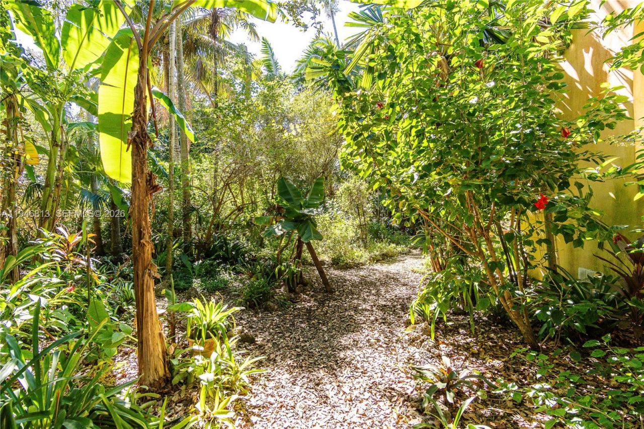 3835 Utopia Ct, Miami, FL 33133 Photo