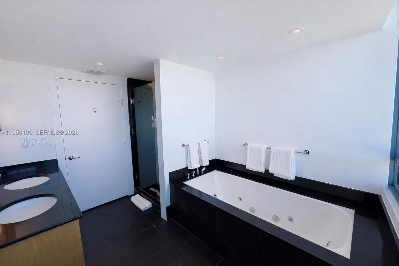 101 20th St, Unit 3501, Miami Beach, FL 33139 Photo