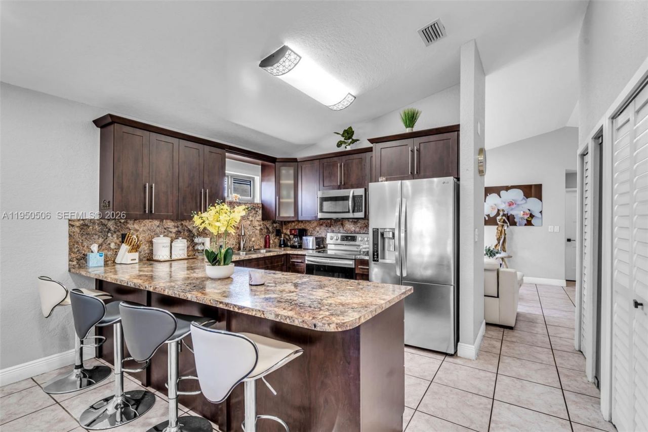 7579 W 31st Ave , Hialeah, FL 33018 Photo