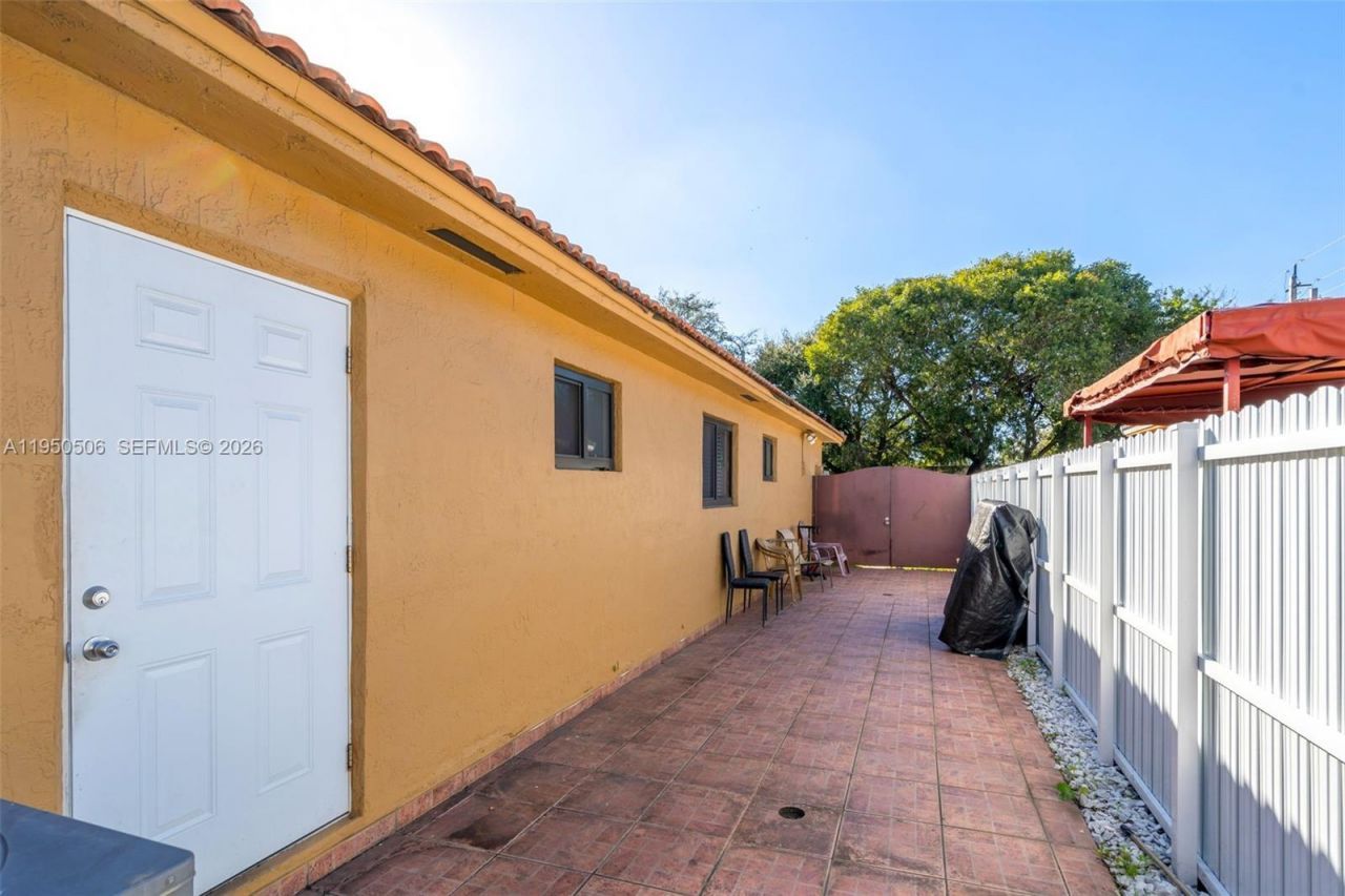 7579 W 31st Ave , Hialeah, FL 33018 Photo