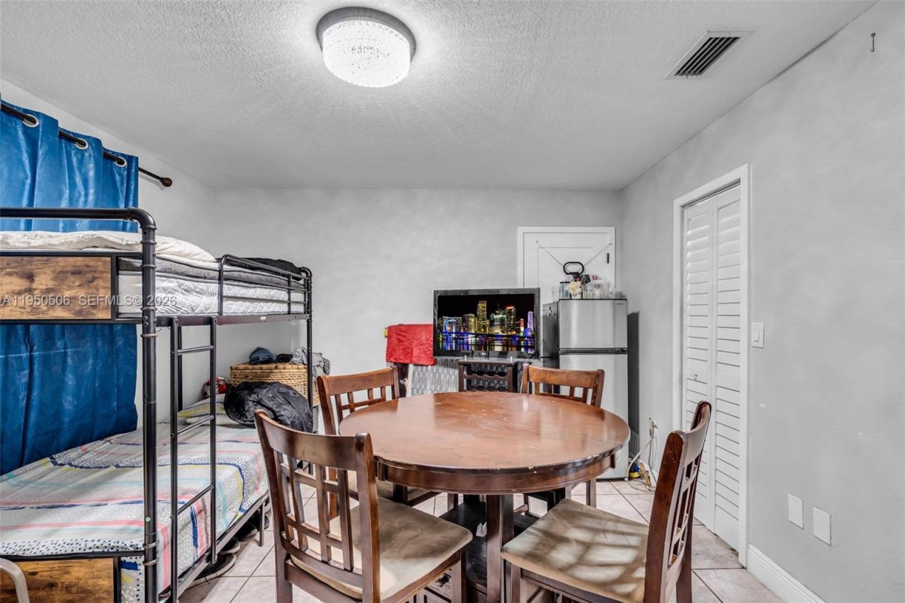 7579 W 31st Ave , Hialeah, FL 33018 Photo