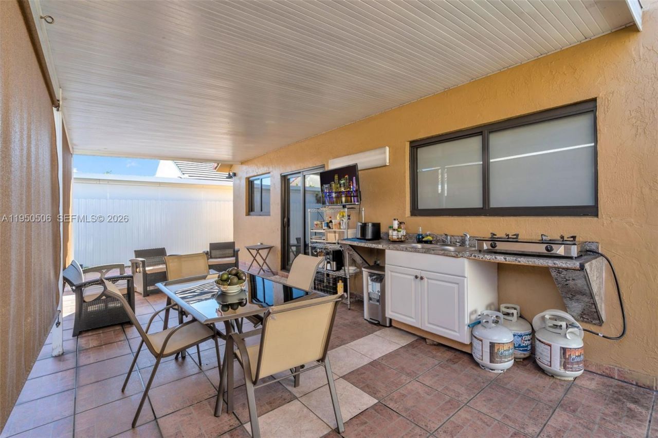 7579 W 31st Ave , Hialeah, FL 33018 Photo