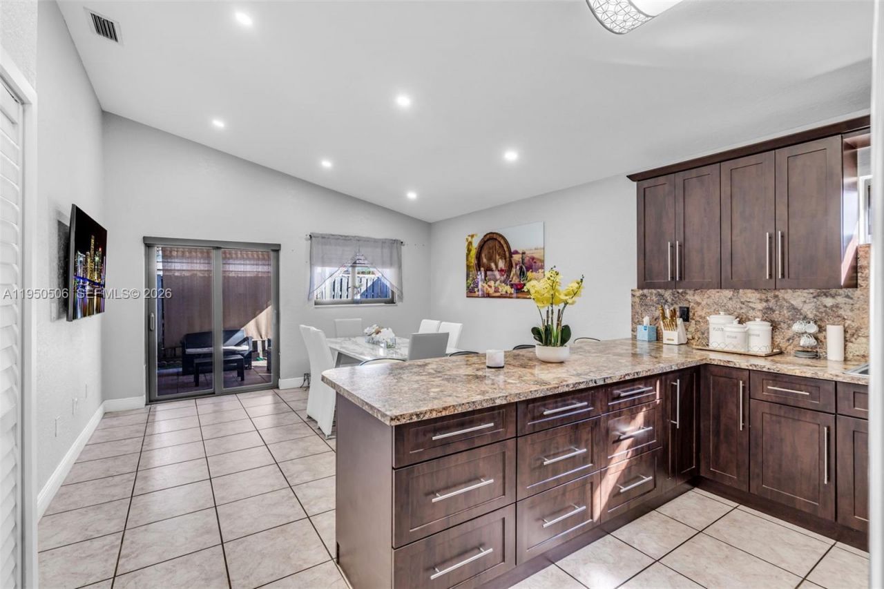 7579 W 31st Ave , Hialeah, FL 33018 Photo