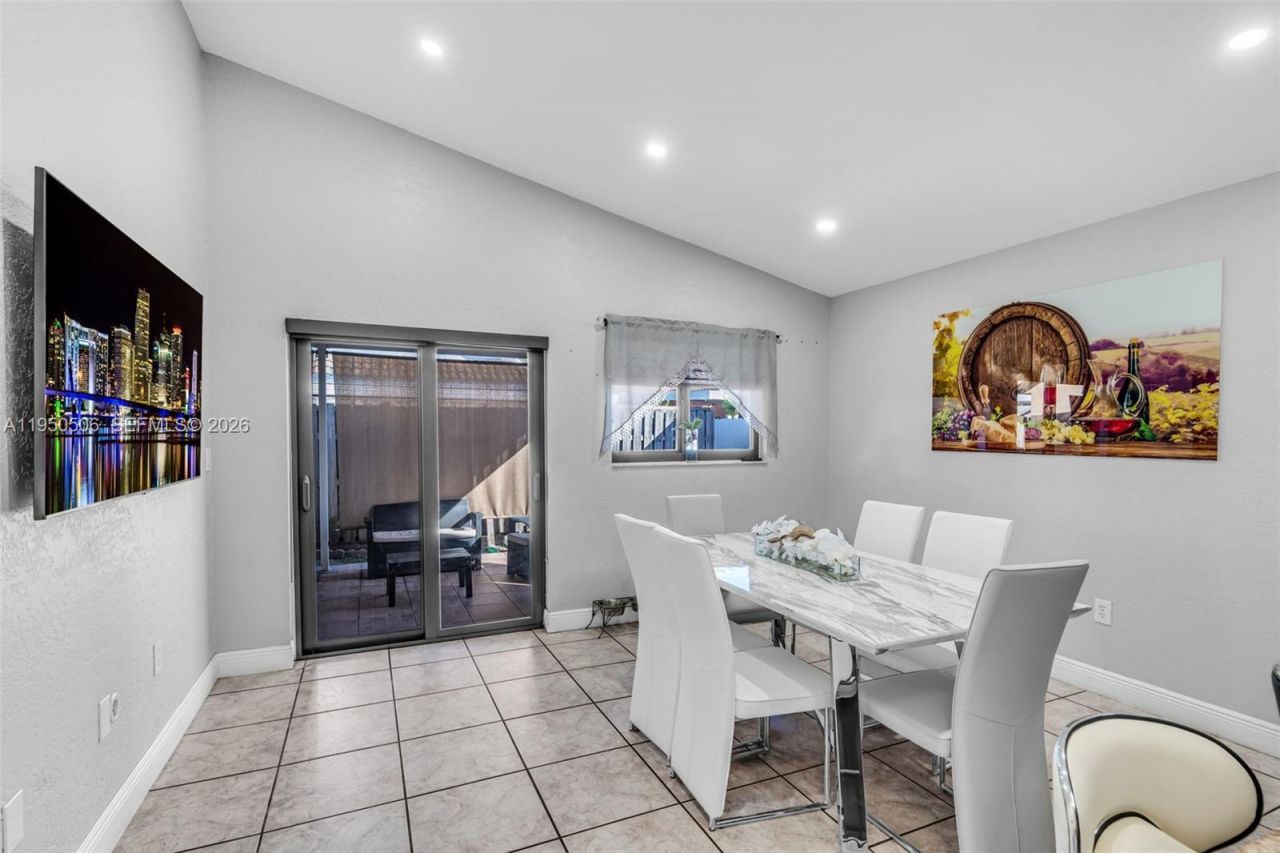 7579 W 31st Ave , Hialeah, FL 33018 Photo