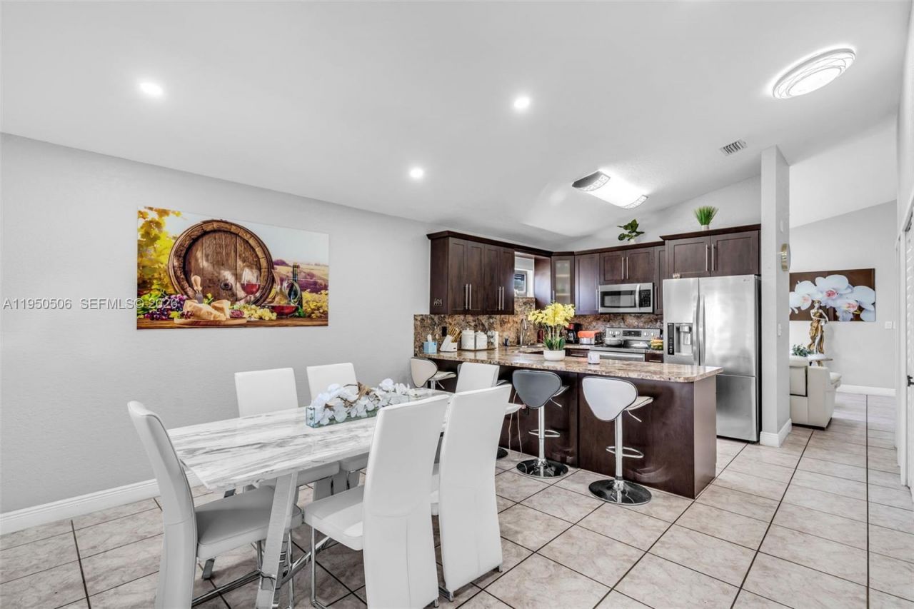 7579 W 31st Ave , Hialeah, FL 33018 Photo