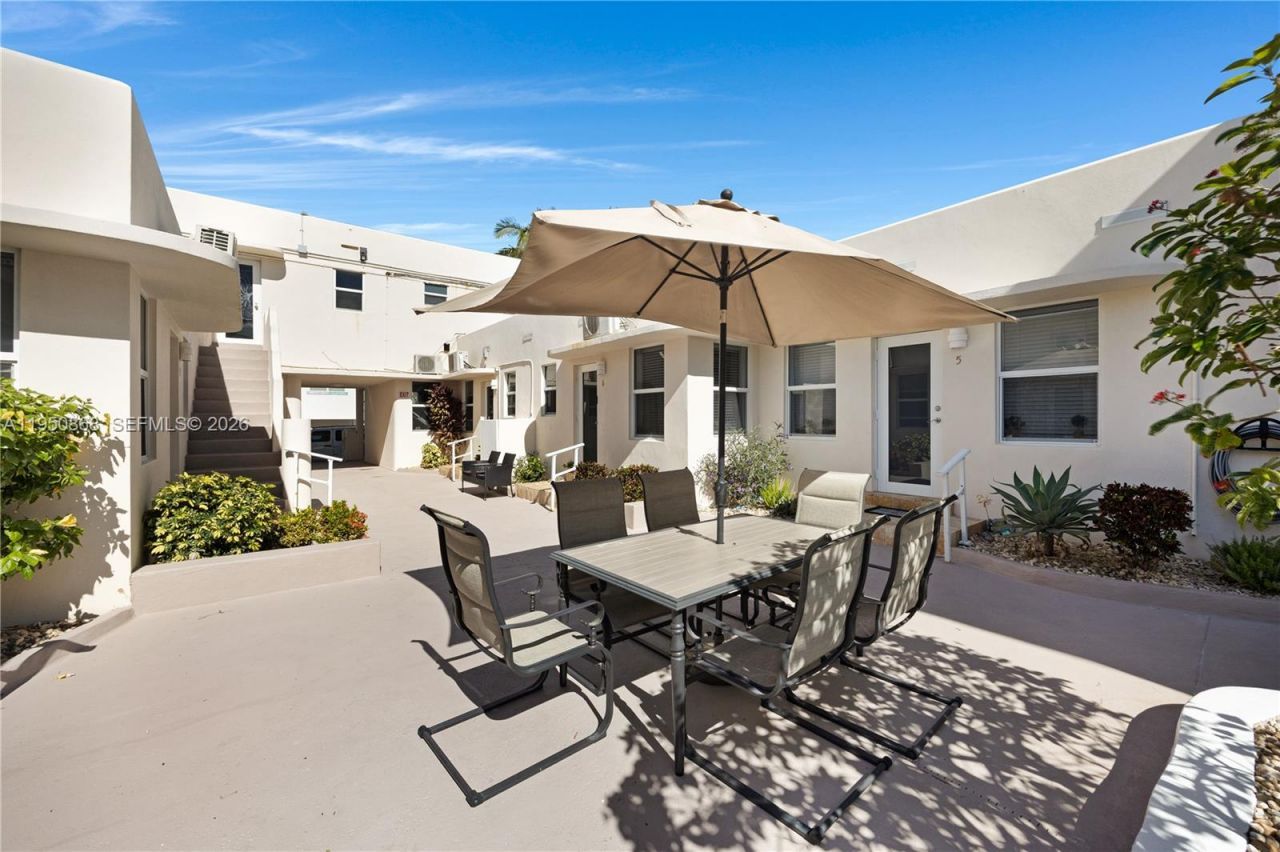 320 New York St , Hollywood, FL 33019 Photo