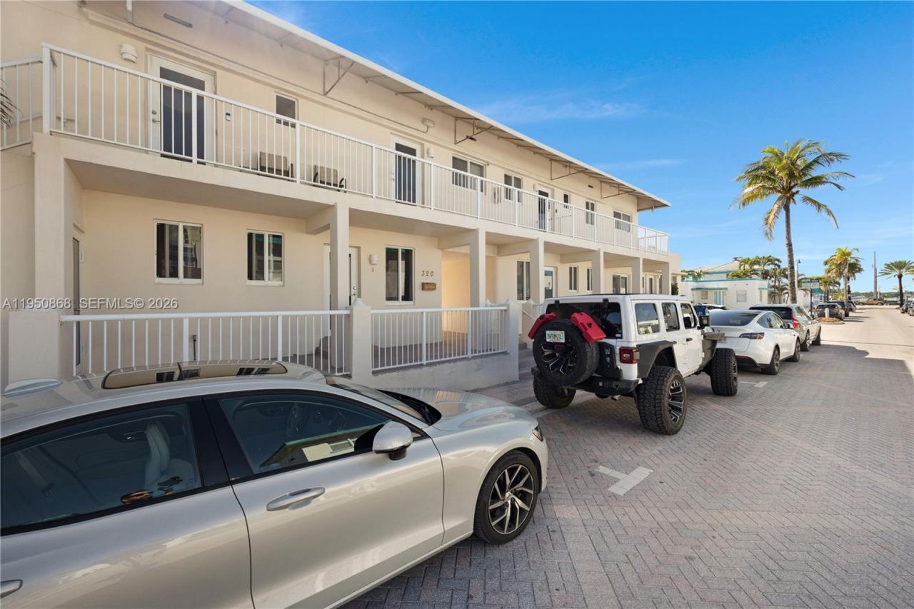 320 New York St , Hollywood, FL 33019 Photo