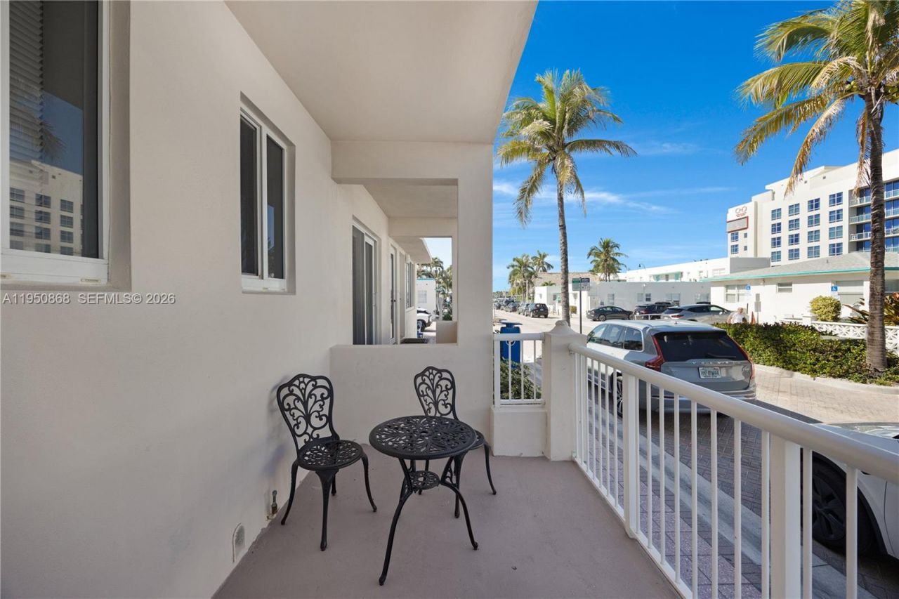 320 New York St , Hollywood, FL 33019 Photo