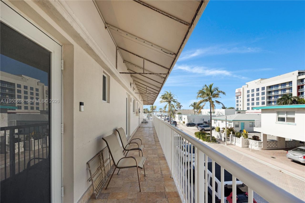 320 New York St , Hollywood, FL 33019 Photo