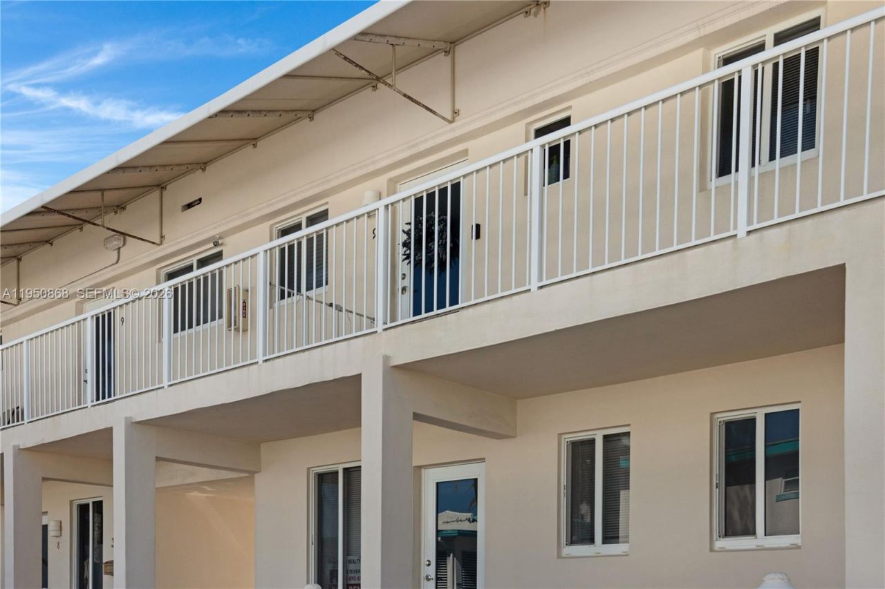 320 New York St , Hollywood, FL 33019 Photo