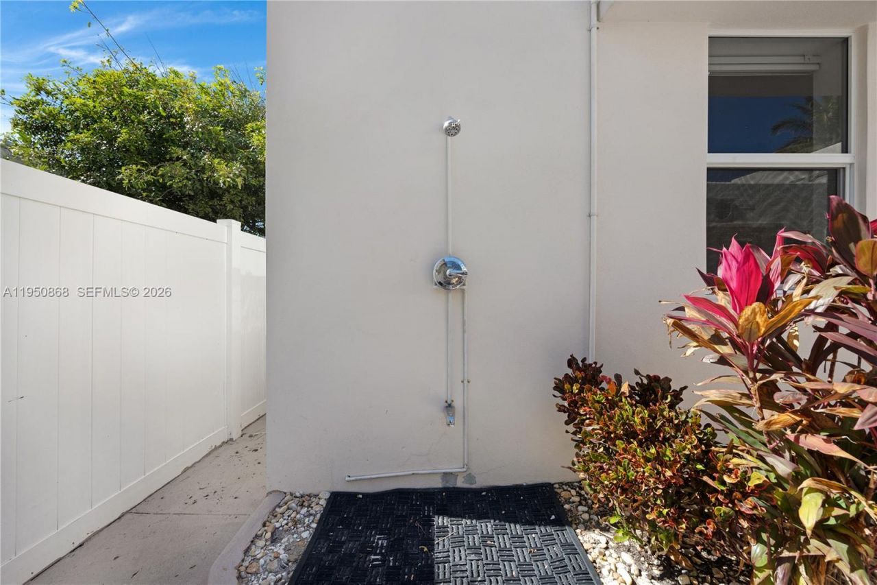 320 New York St , Hollywood, FL 33019 Photo