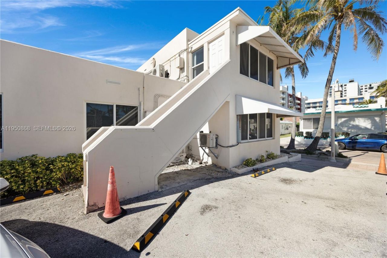 320 New York St , Hollywood, FL 33019 Photo