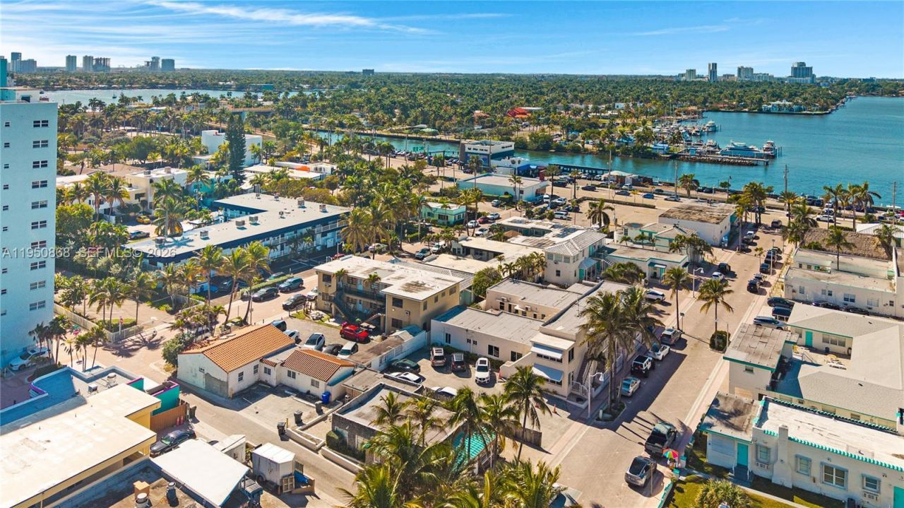 320 New York St , Hollywood, FL 33019 Photo