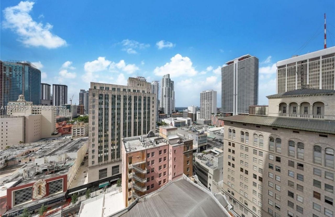 151 SE 1st St, Unit 1706, Miami, FL 33131 Photo