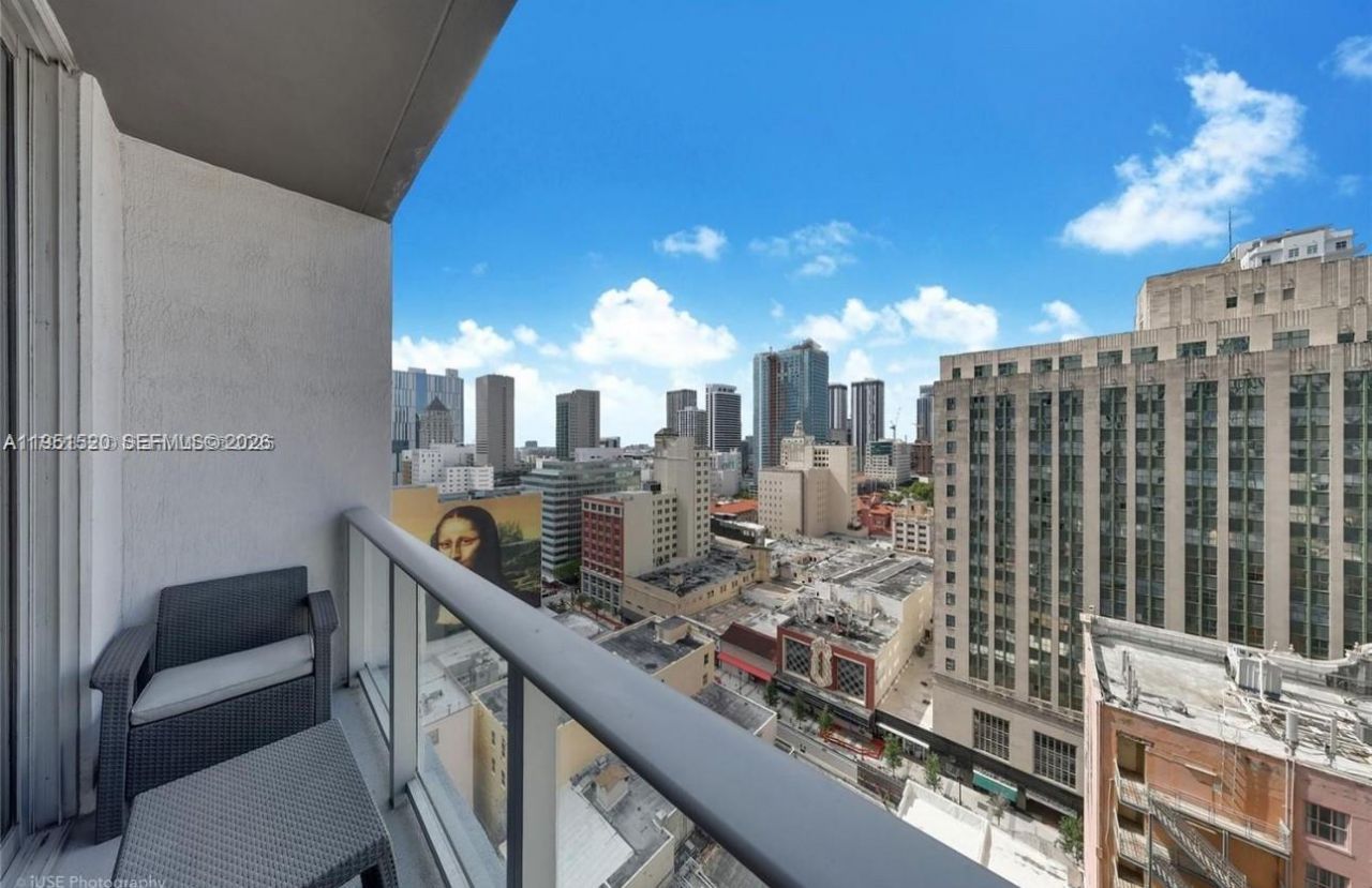 151 SE 1st St, Unit 1706, Miami, FL 33131 Photo