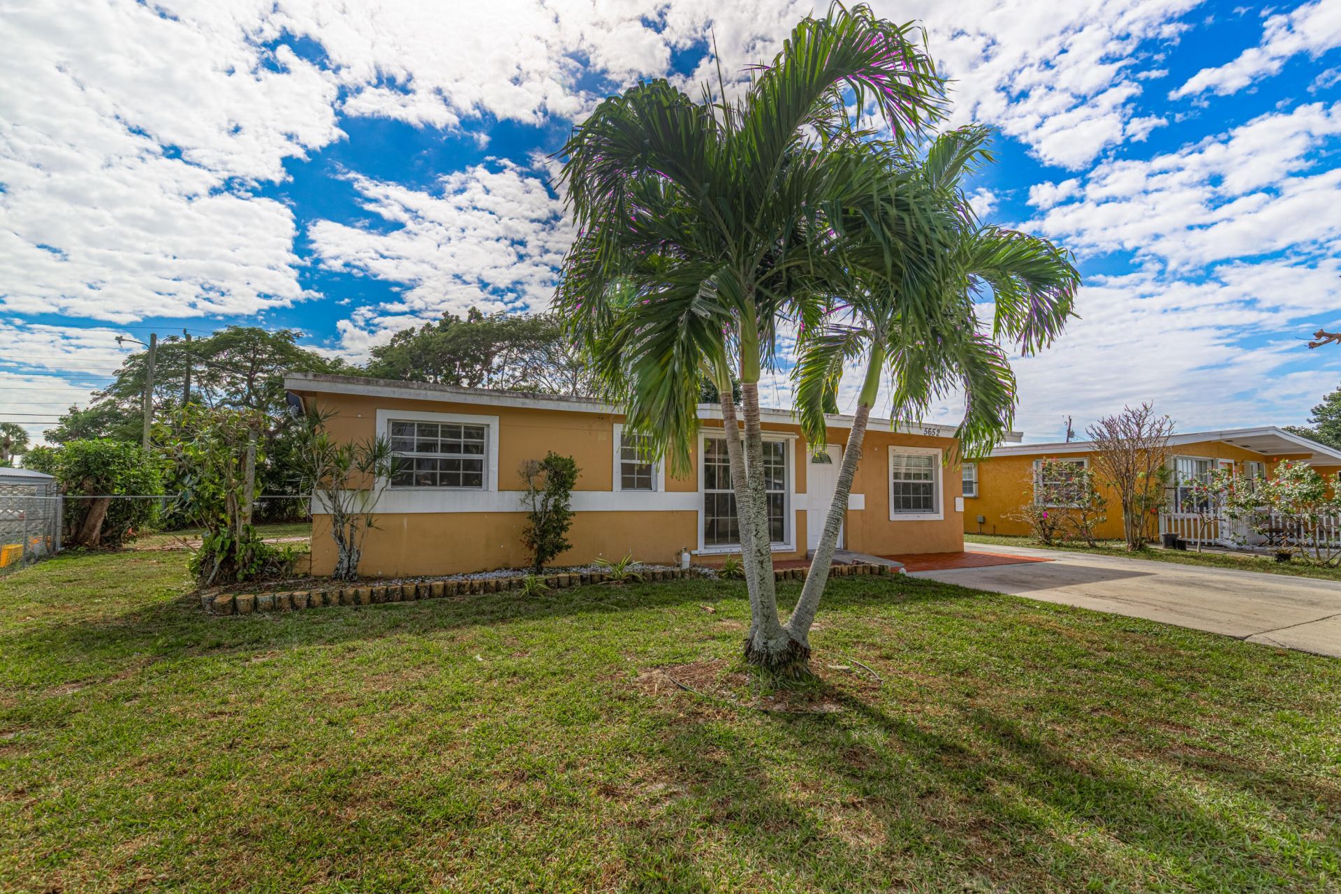 5652 S Rue Road, West Palm Beach, FL 33415 Main Photo