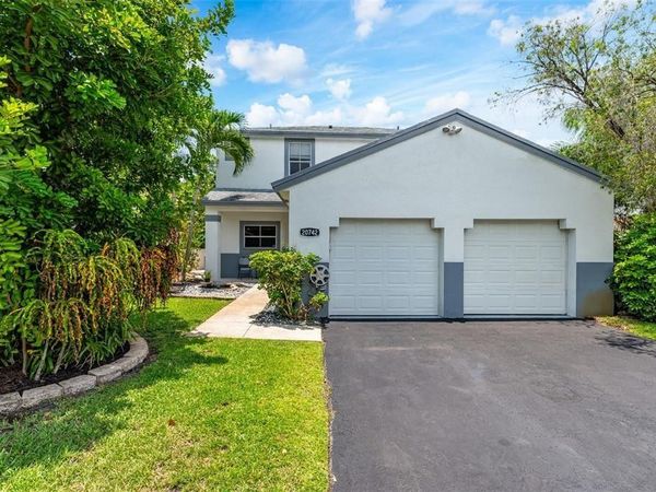 20742 NW 3rd Ct, Pembroke Pines, FL 33029
