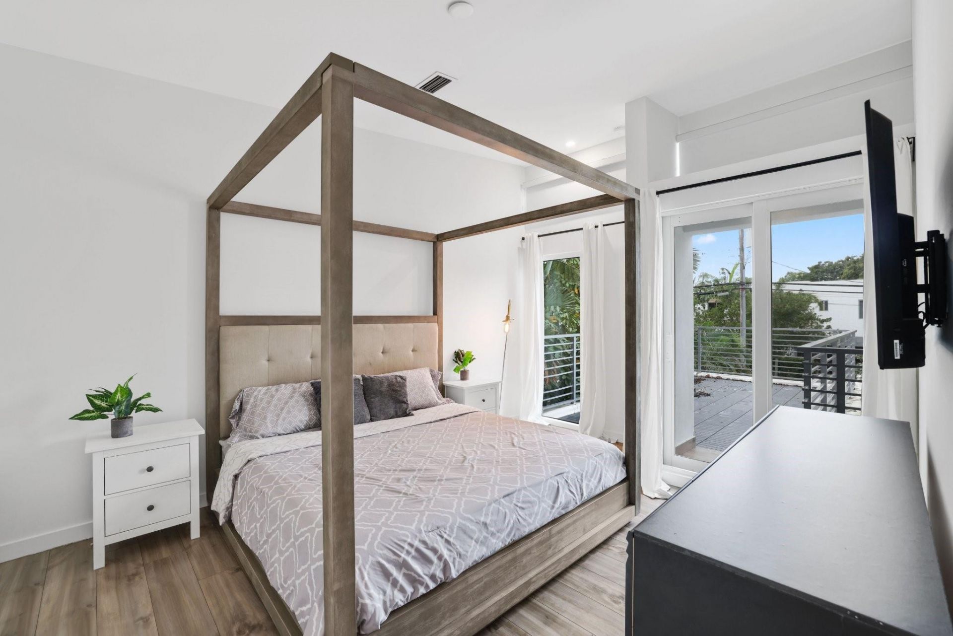 1124 NE 2nd Avenue, Unit 1124, Fort Lauderdale, FL 33304 Photo