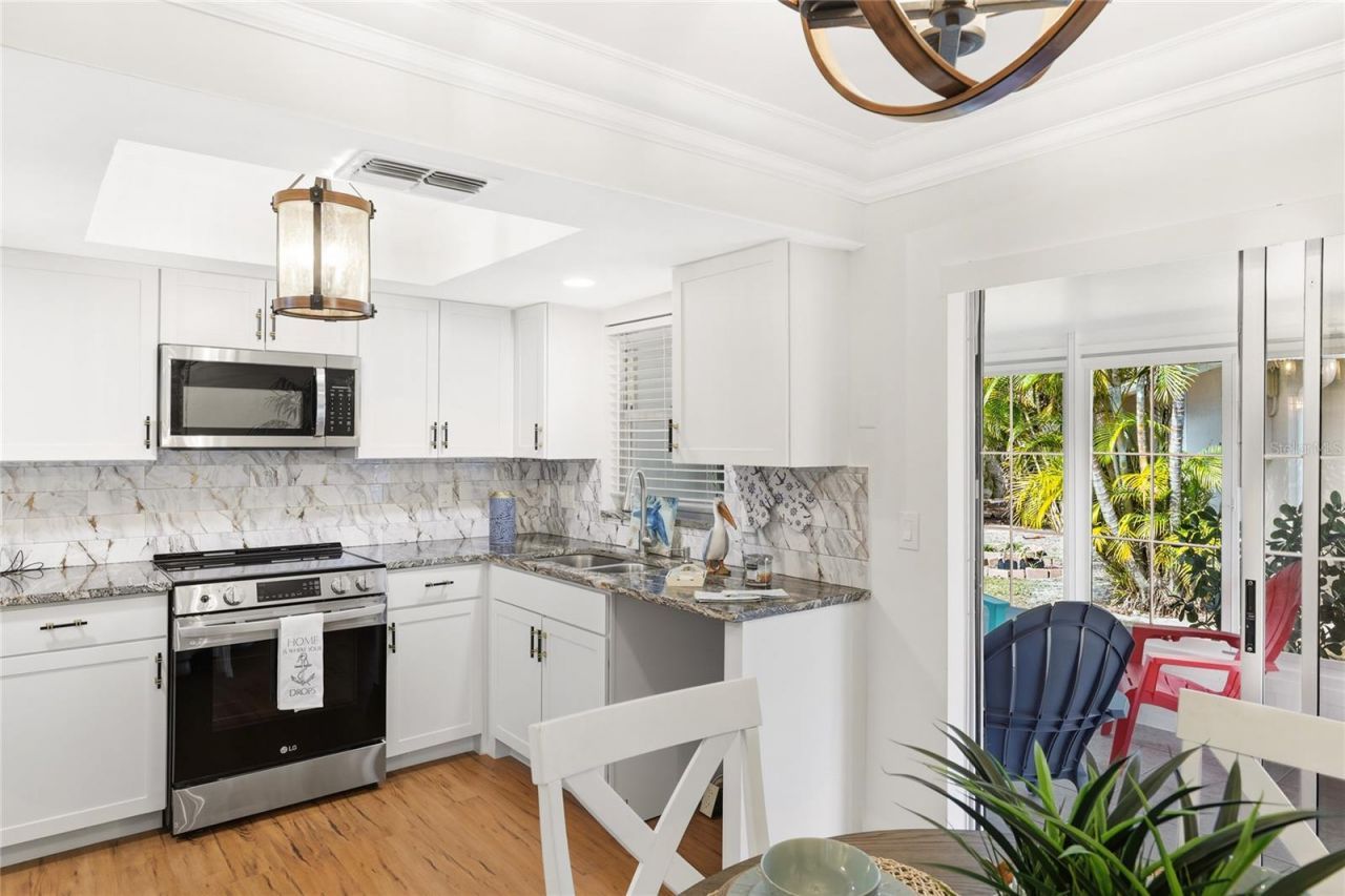 659 N Jefferson Avenue, Unit 659, Sarasota, FL 34237 Photo