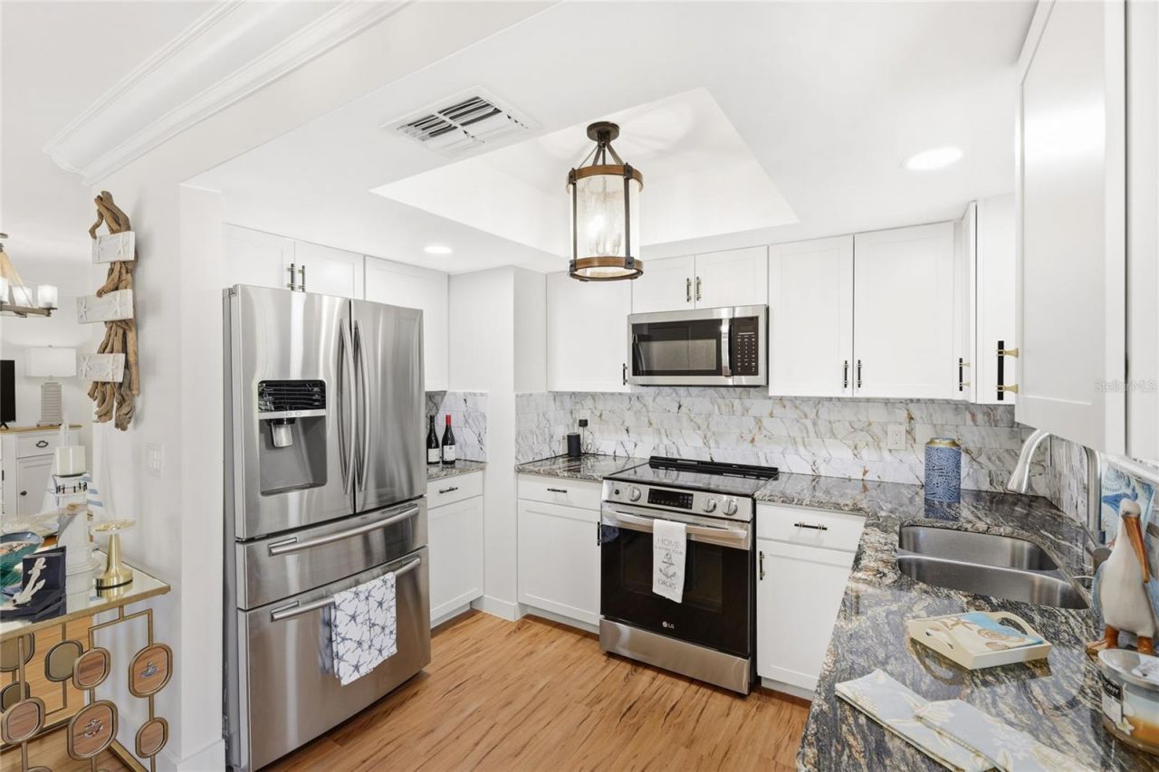 659 N Jefferson Avenue, Unit 659, Sarasota, FL 34237 Photo