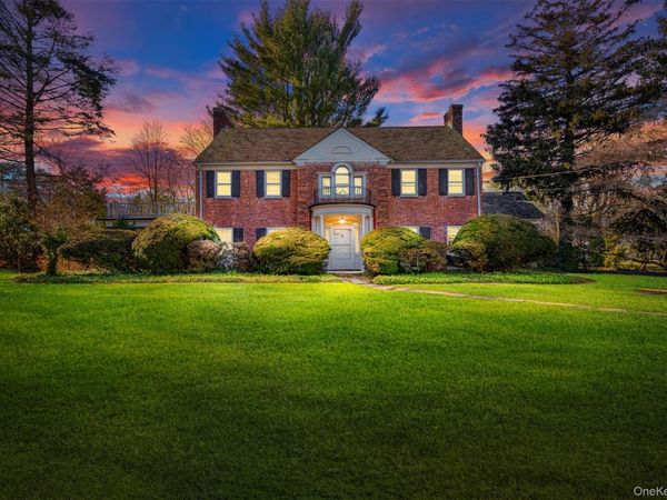 515 E Shore Road, Great Neck, NY 11024