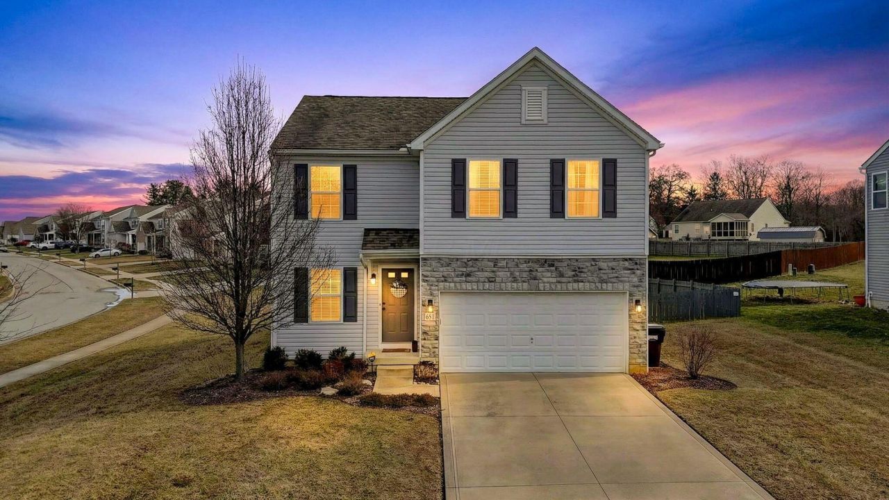 631 Rolling Acre Drive, Lithopolis, OH 43136 Main Photo