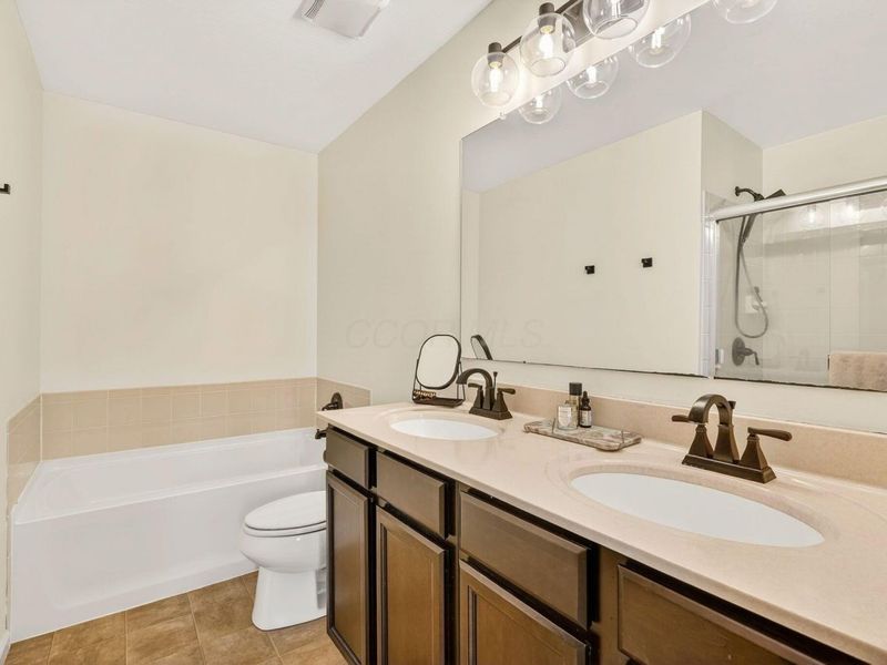 631 Rolling Acre Drive, Lithopolis, OH 43136 Photo 27