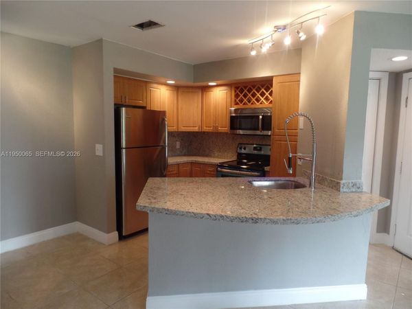 3350 N Pinewalk Dr N , Unit 1415, Margate, FL 33063