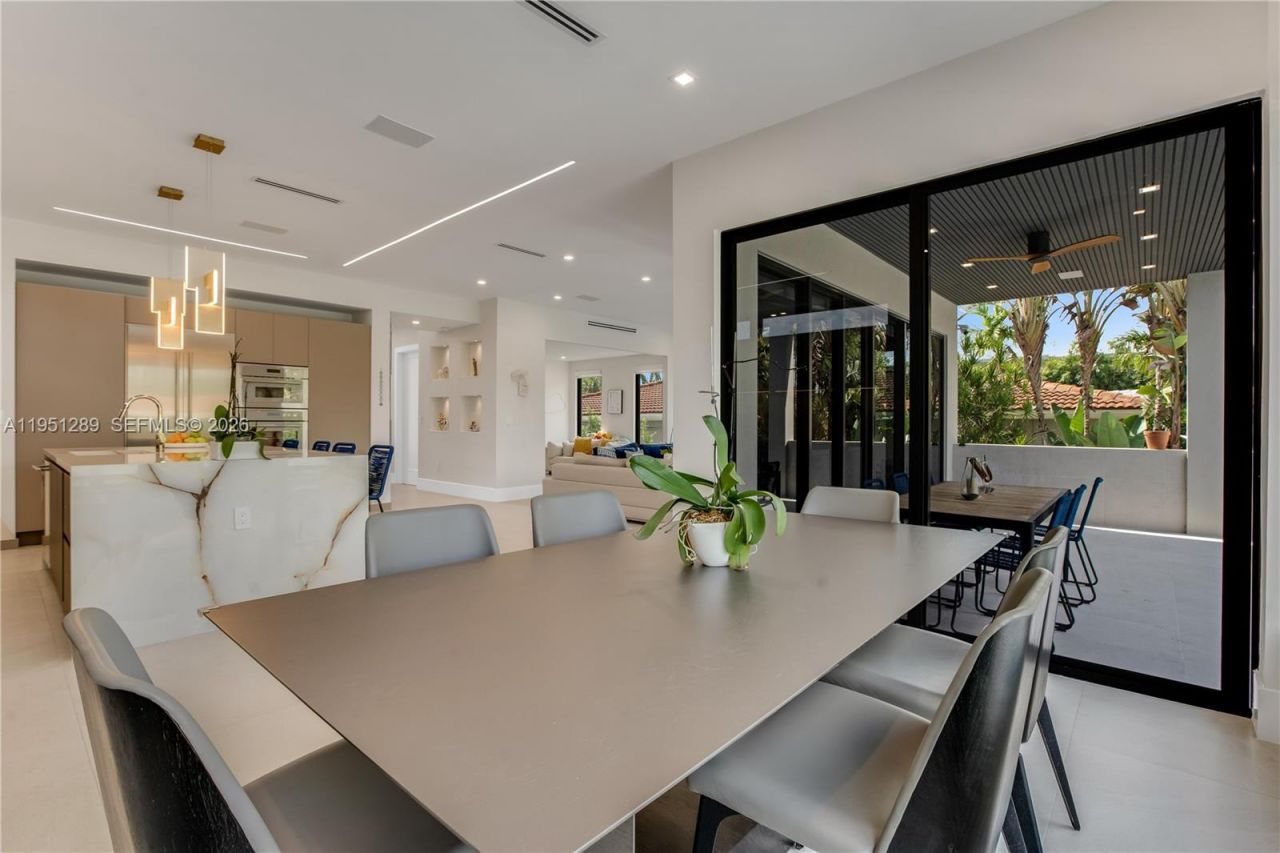 8826 Froude Ave, Surfside, FL 33154 Photo