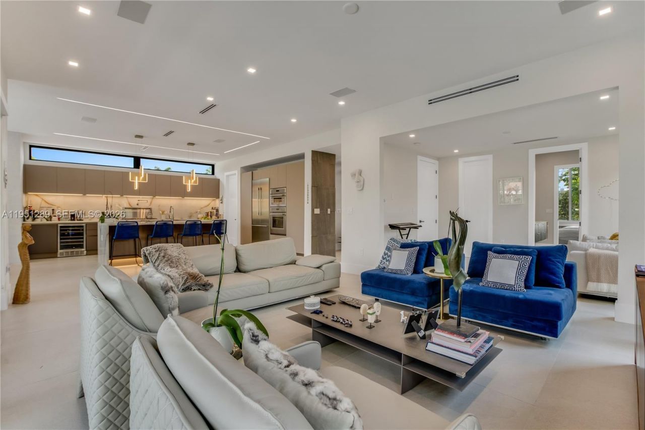 8826 Froude Ave, Surfside, FL 33154 Photo