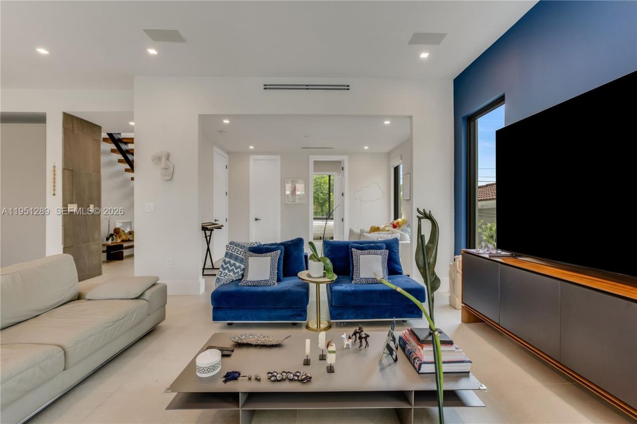 8826 Froude Ave, Surfside, FL 33154 Photo