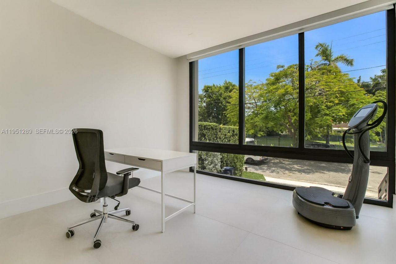 8826 Froude Ave, Surfside, FL 33154 Photo