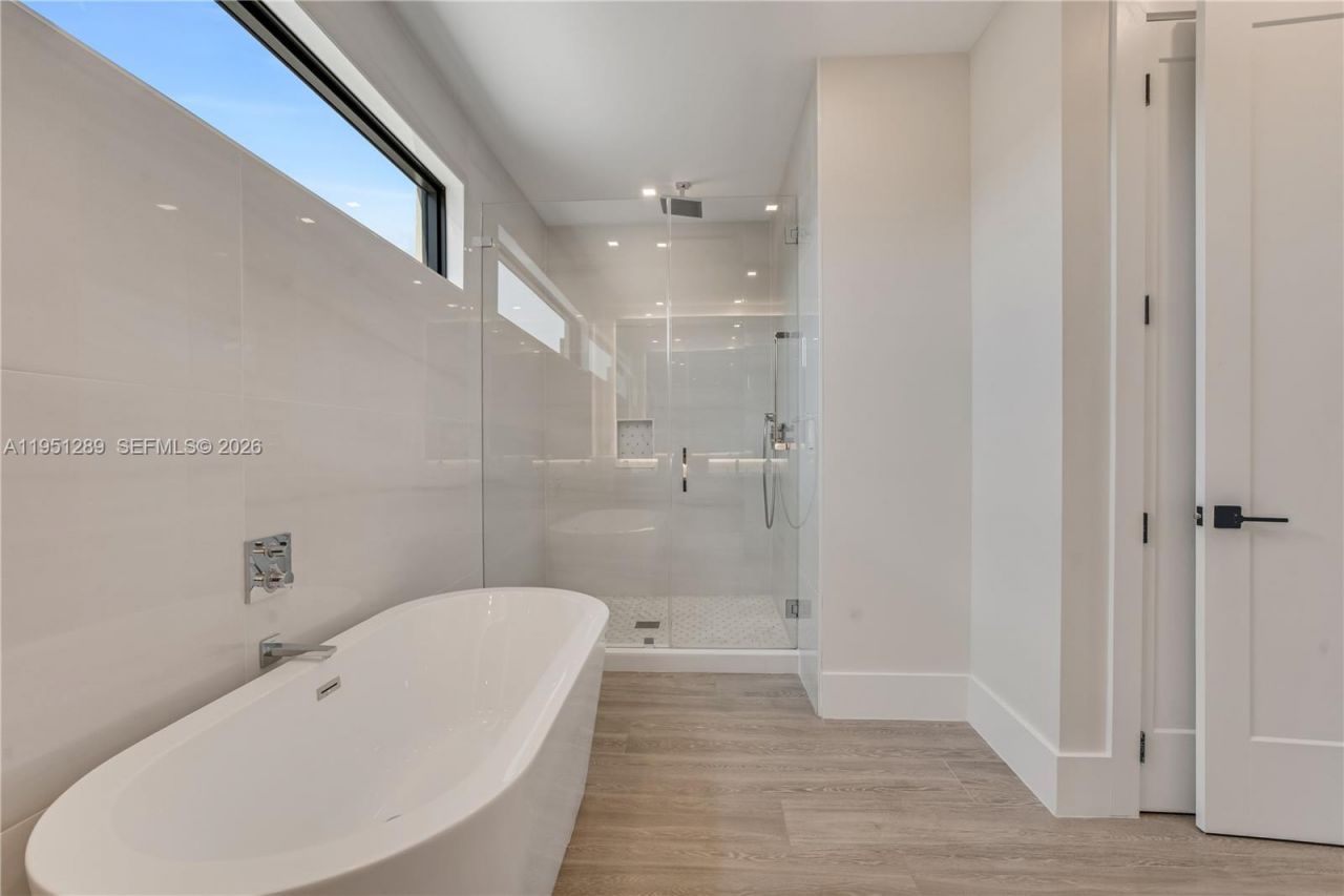 8826 Froude Ave, Surfside, FL 33154 Photo