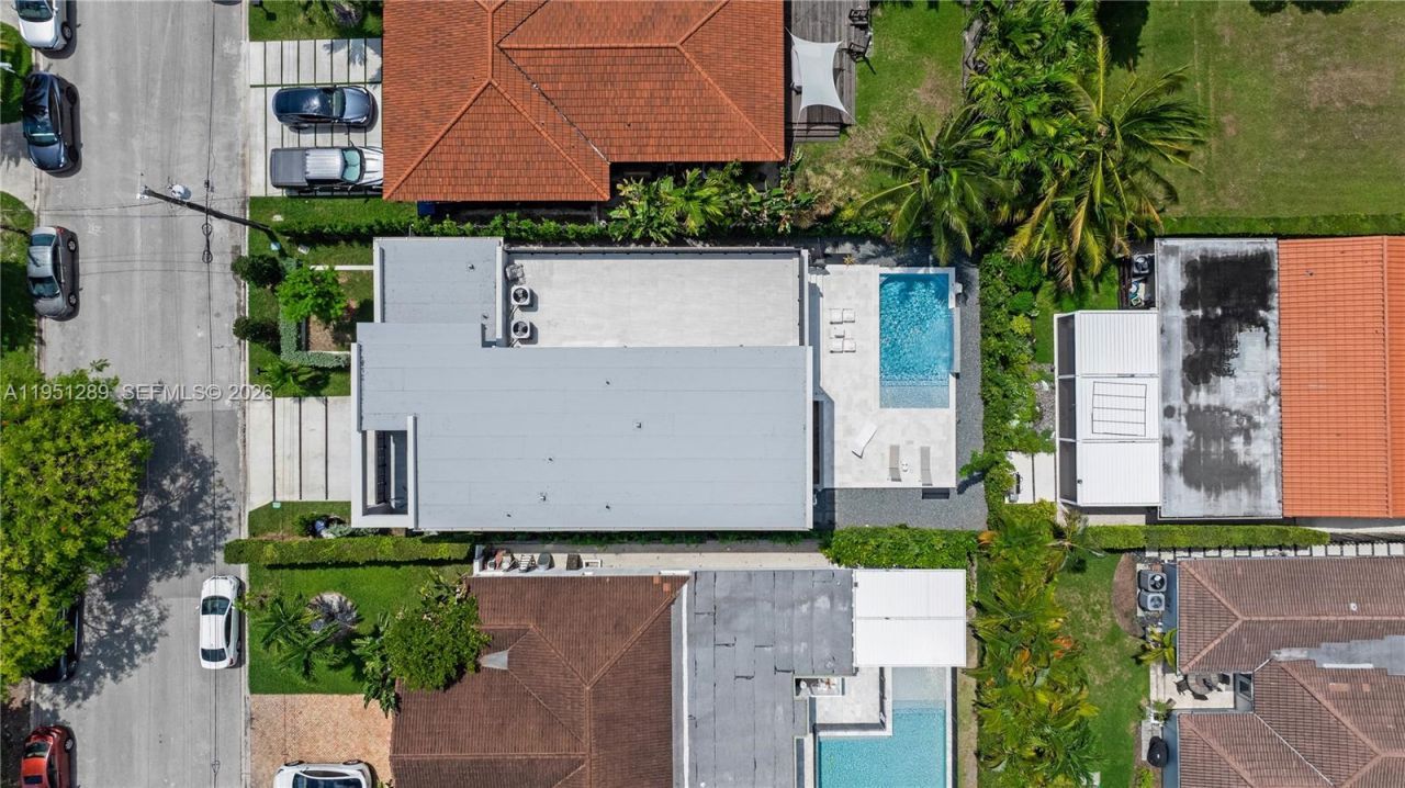 8826 Froude Ave, Surfside, FL 33154 Photo