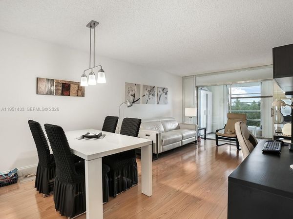 9370 Sunrise Lakes Blvd, Unit 308, Sunrise, FL 33322