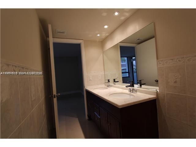 21075 NE 34th Ave, Unit 103-2, Aventura, FL 33180 Photo