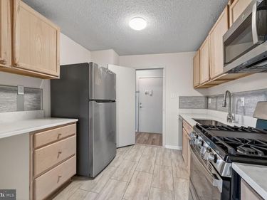 2500 N VAN DORN STREET, Unit 223, ALEXANDRIA, VA 22302