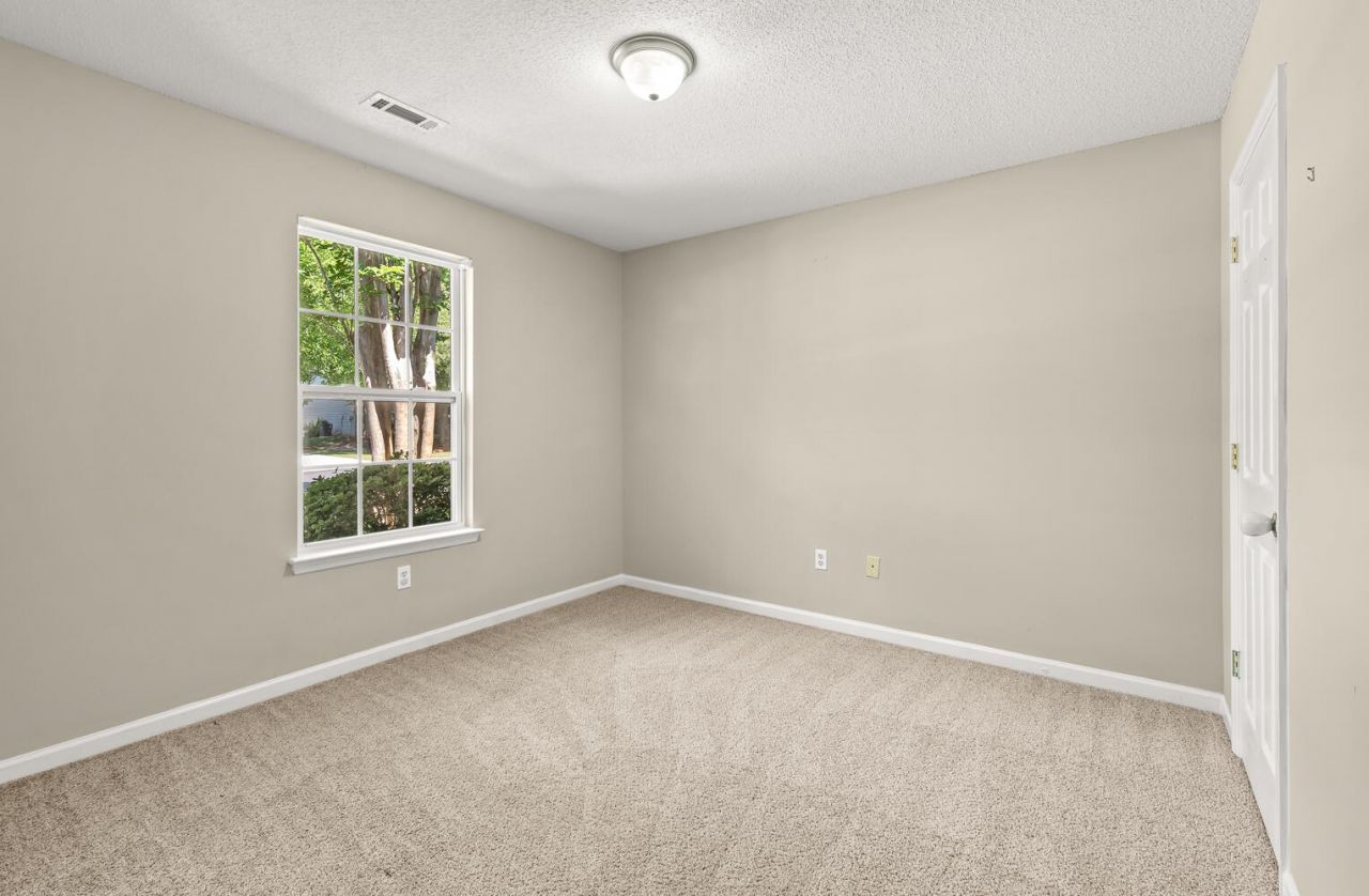 8008 Vermont Road Photo 16