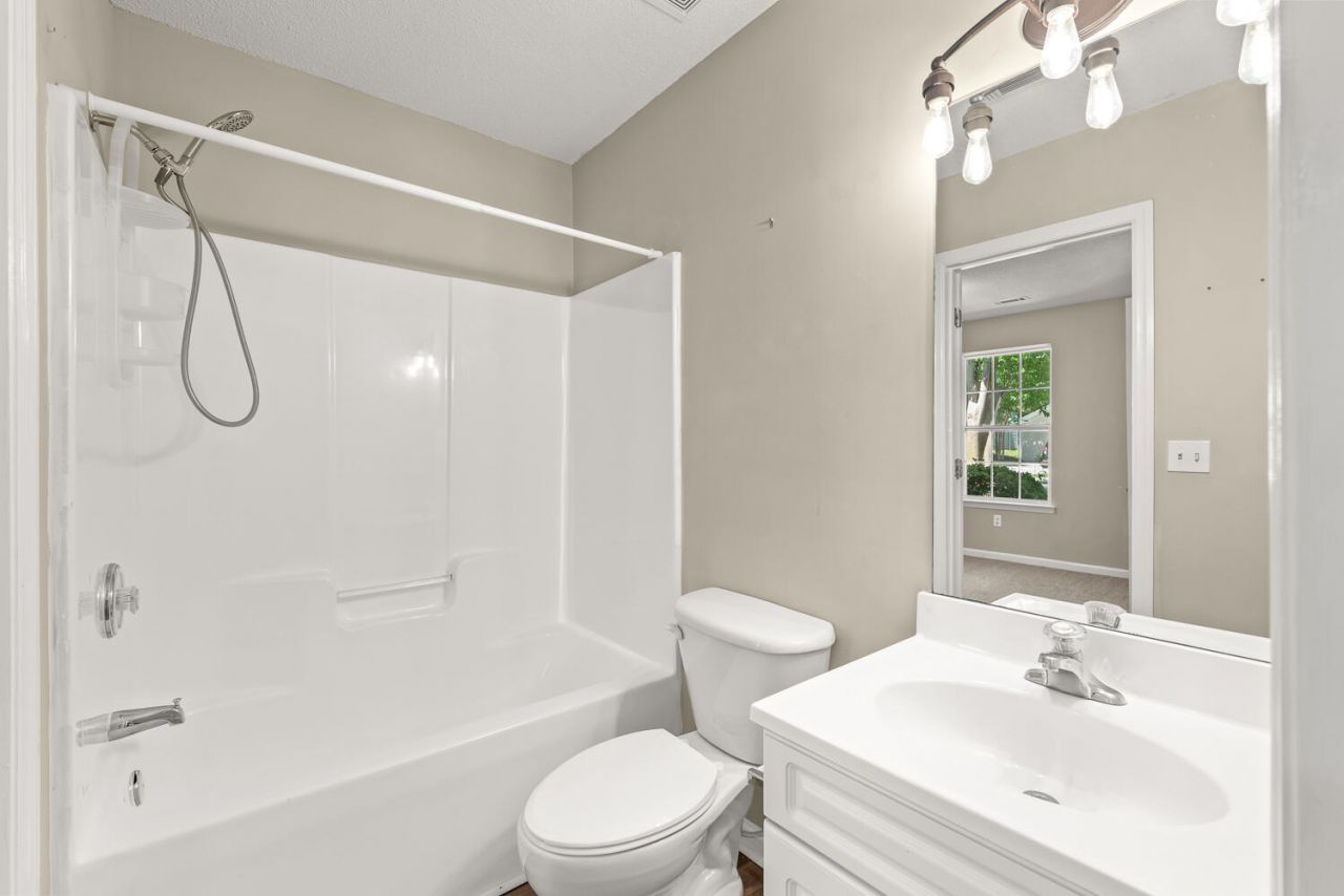 8008 Vermont Road Photo 18